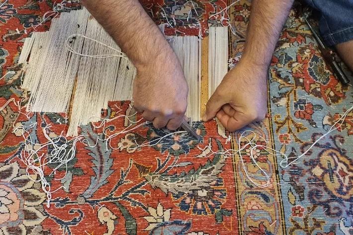Enlèvement, devis gratuit et prêt de tapis : comment se déroule une prise en charge complète chez L'ART DE LA RESTAURATION partout en France et dans les pays voisins