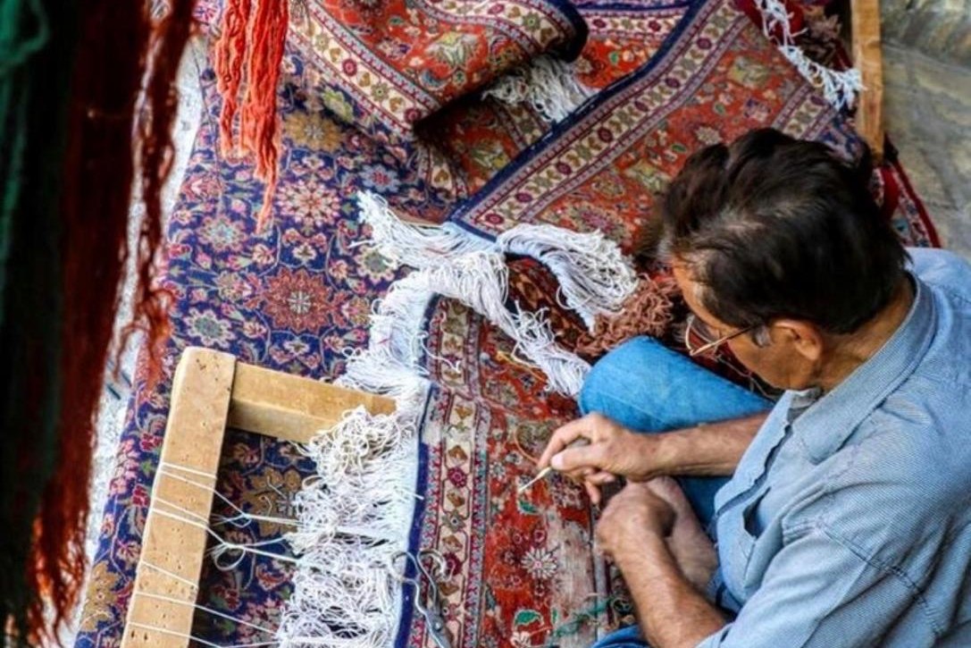 Doublure et système d'accrochage d'une tapisserie — L'Art de la Restauration